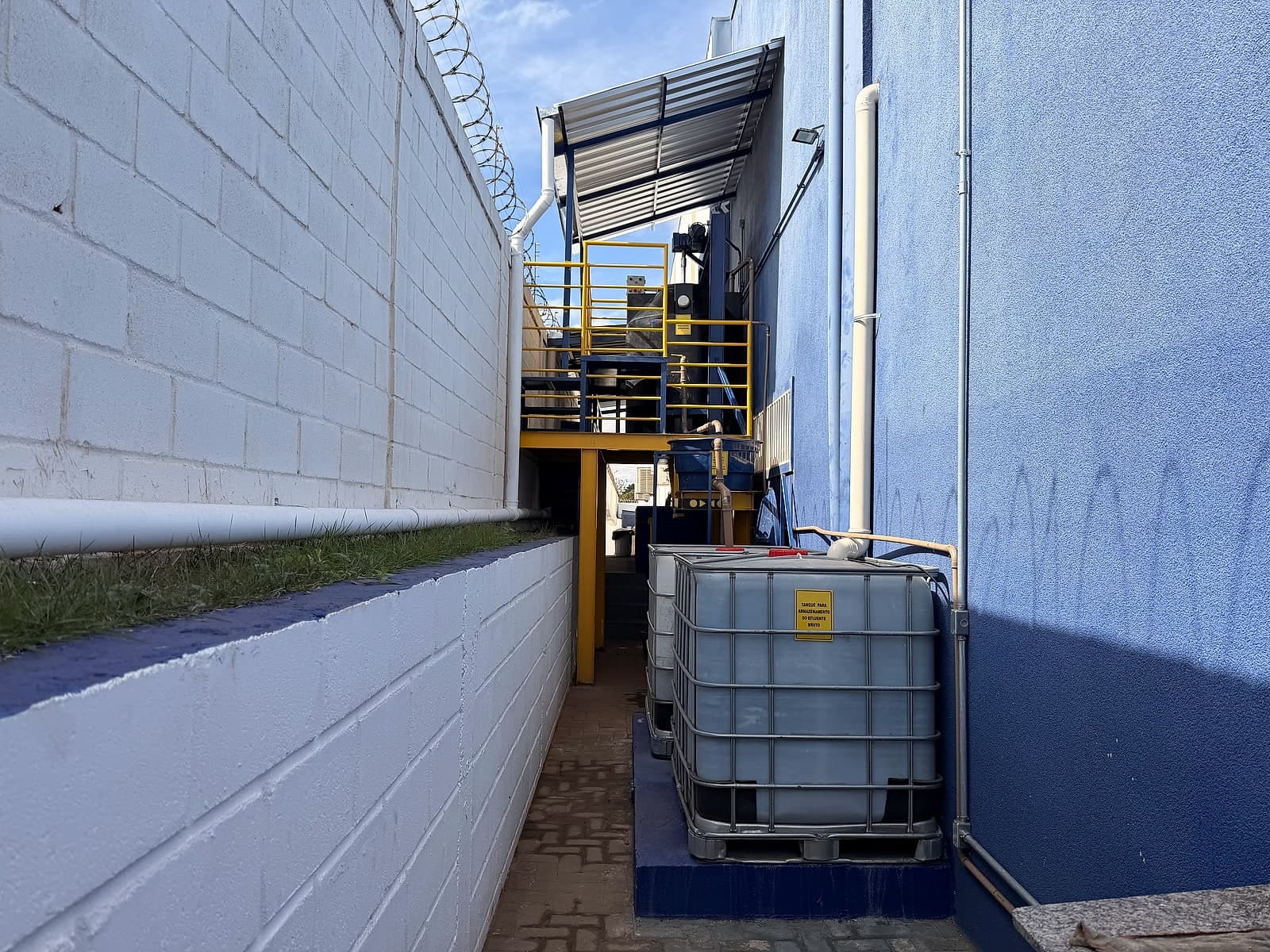 Estação de Tratamento de Água — vista lateral da estrutura